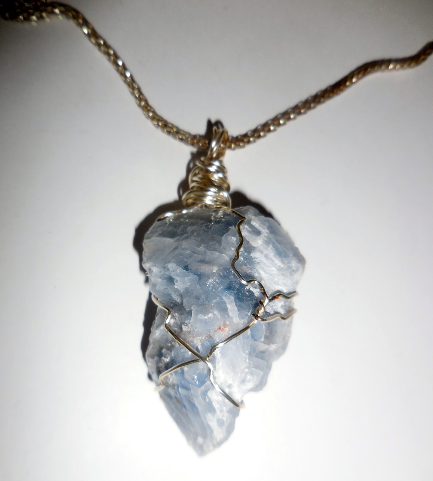 VINTAGE NATURAL CALCITE NECKLACE BEAUTIFUL GEODE ROCK PENDANT DESIGN