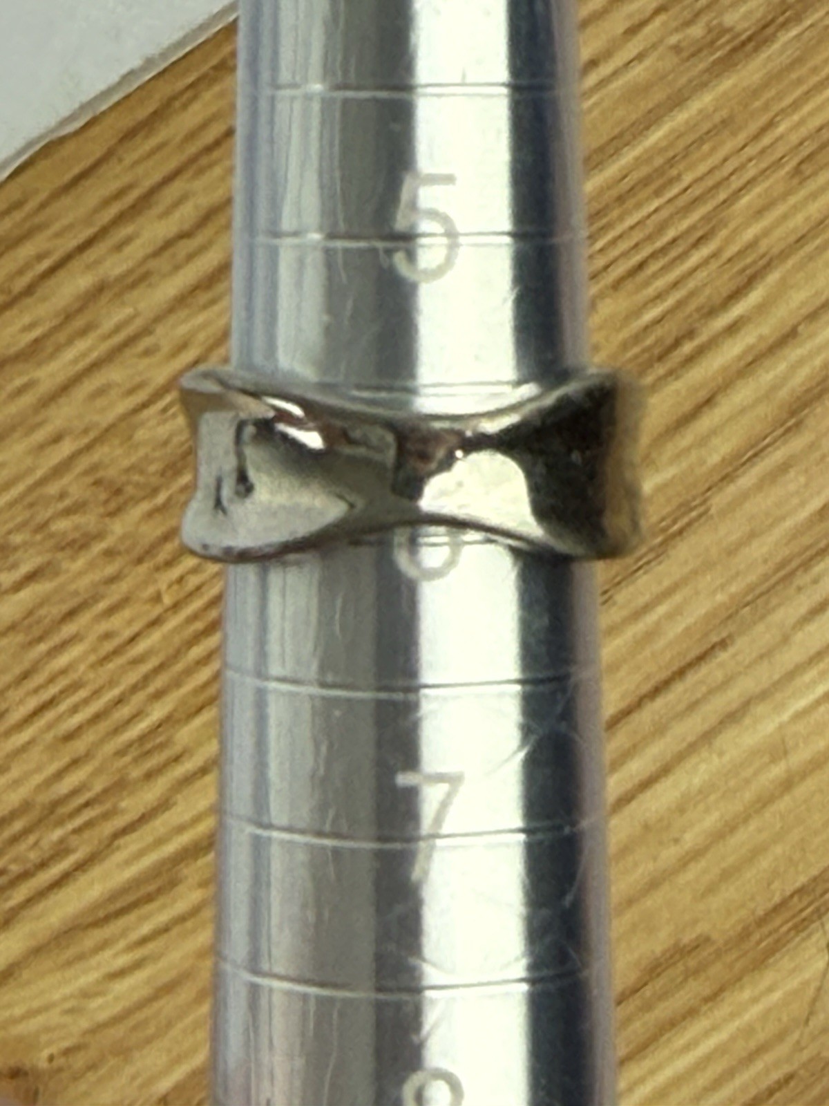 Lia Sophia “Capricious” Silver Tone Shiny Wavy Style Band Ring Size 6