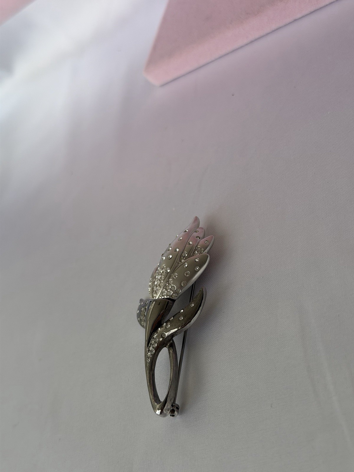 VINTAGE SWAROVSKI STUNNING AUSTRIAN CRYSTAL ROSE BROOCH FLOWER PIN SIGNED !!