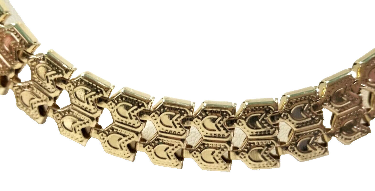 VINTAGE ALUMINUM GOLD TONE FANCY SCROLLED LIGHT WEIGHT NECKLACE FASHION
