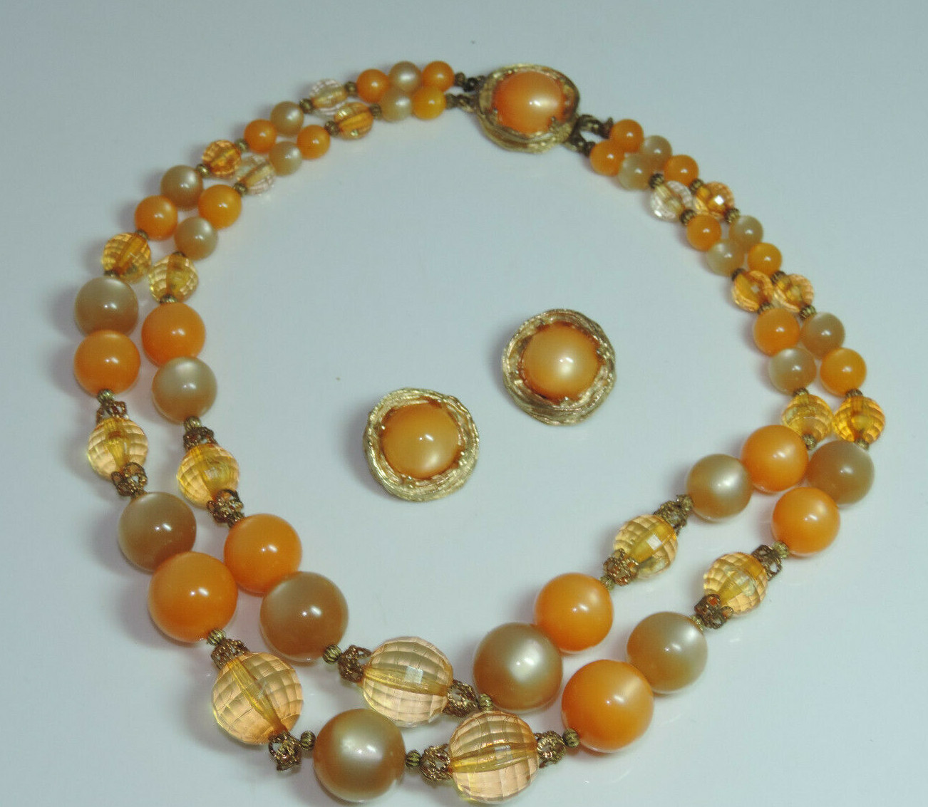 Vintage 60’s 2 tier Peach Taupe Moonglow Bead Gold tone Necklace Ck 100
