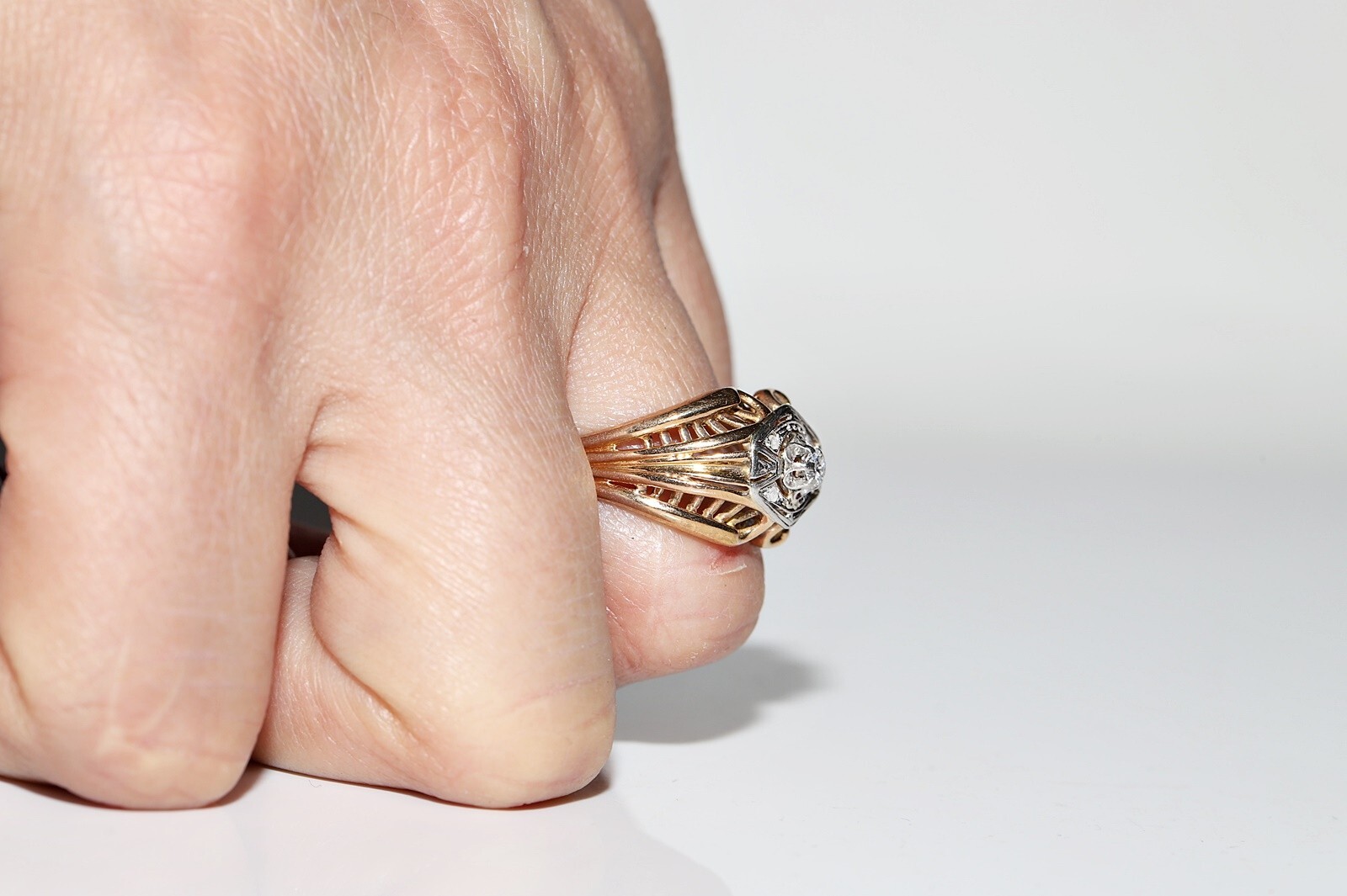 Antique Art Deco Circa 1920s 18k Gold Natural Diamond Decorated Ring