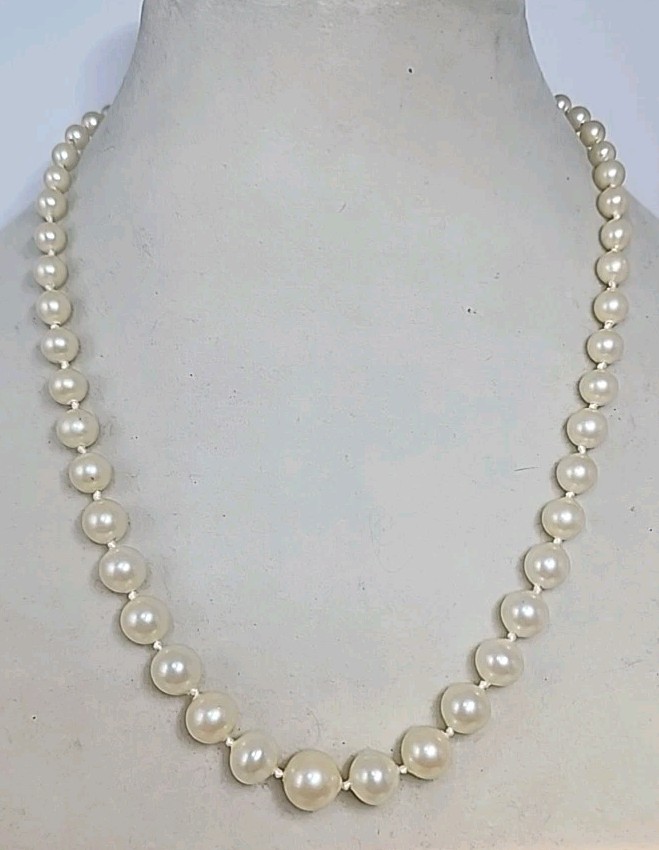 Vintage Faux Graduated Pearl Necklace 16.5″
