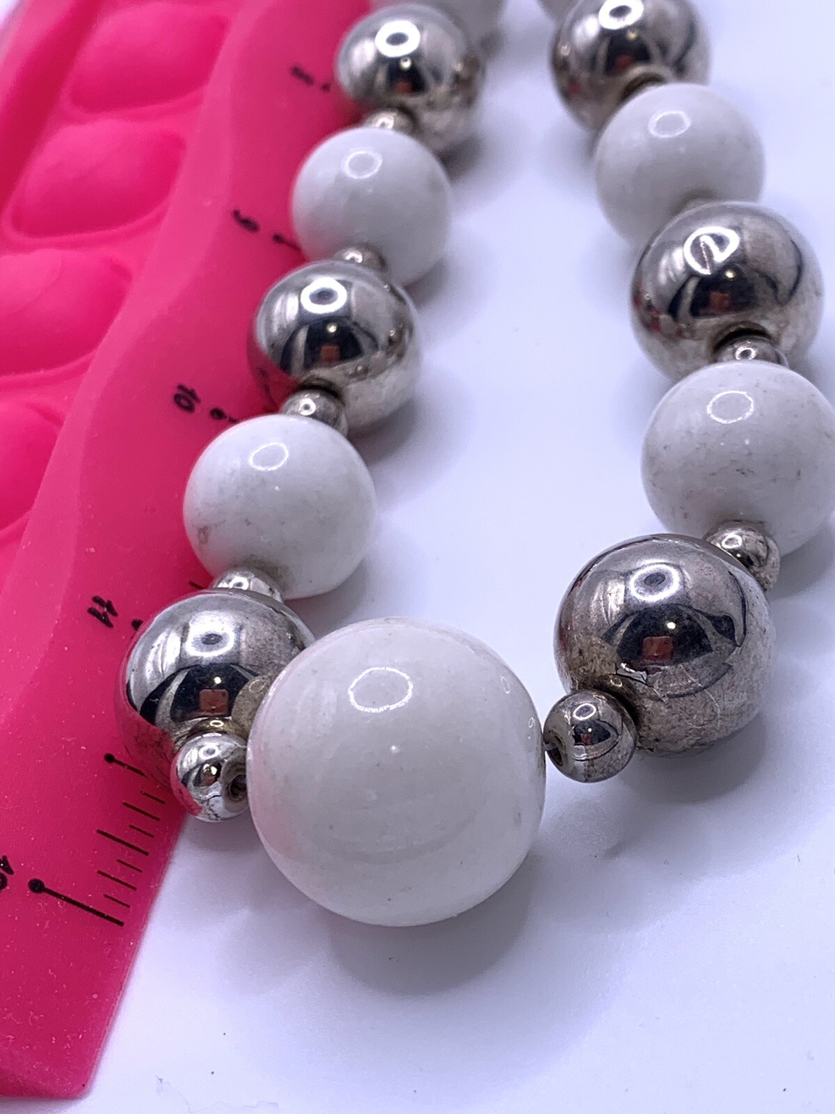 Vintage Necklace White Glass & Silver Tone Balls Graduating Size Beads Statement
