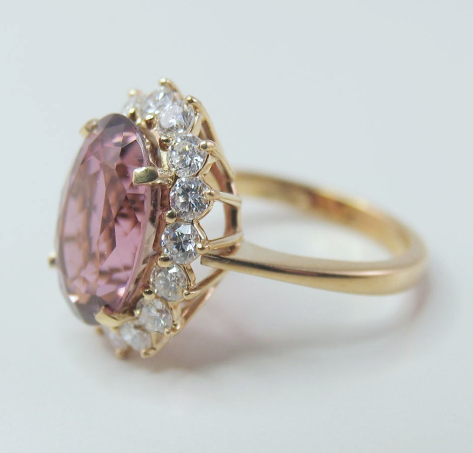 Vintage 18k Gold Lady’s 17 Stone Pink Tourmaline Diamond 6.65ctw Ring Size 5.75
