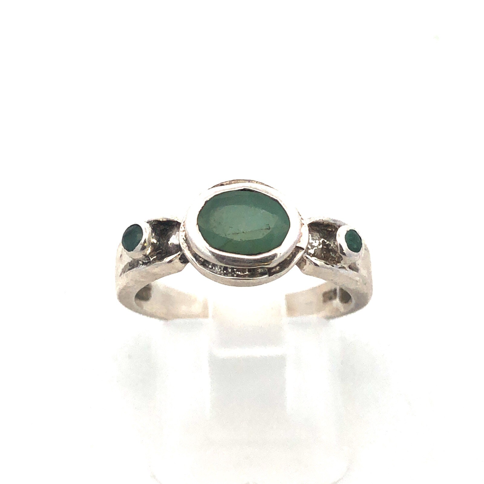 Vintage 925 Sterling Silver Oval Emerald May Anniversary Ring