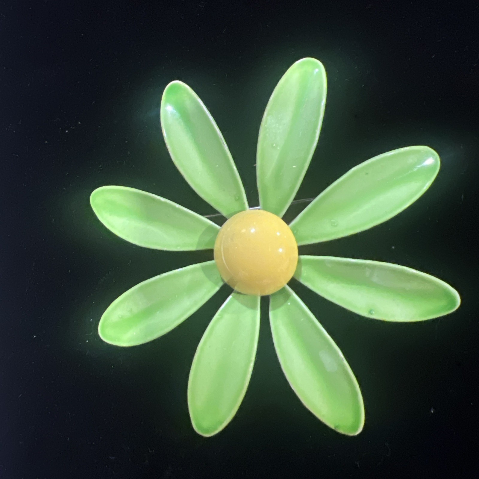 Vintage Lime Green & Yellow Daisy Flower Metal Pin/Brooch 1960’s
