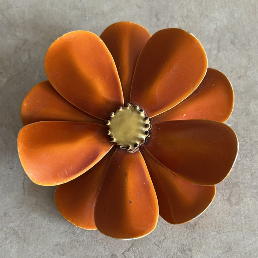Vintage Orange Daisy Flower Vintage Metal Pin/Brooch