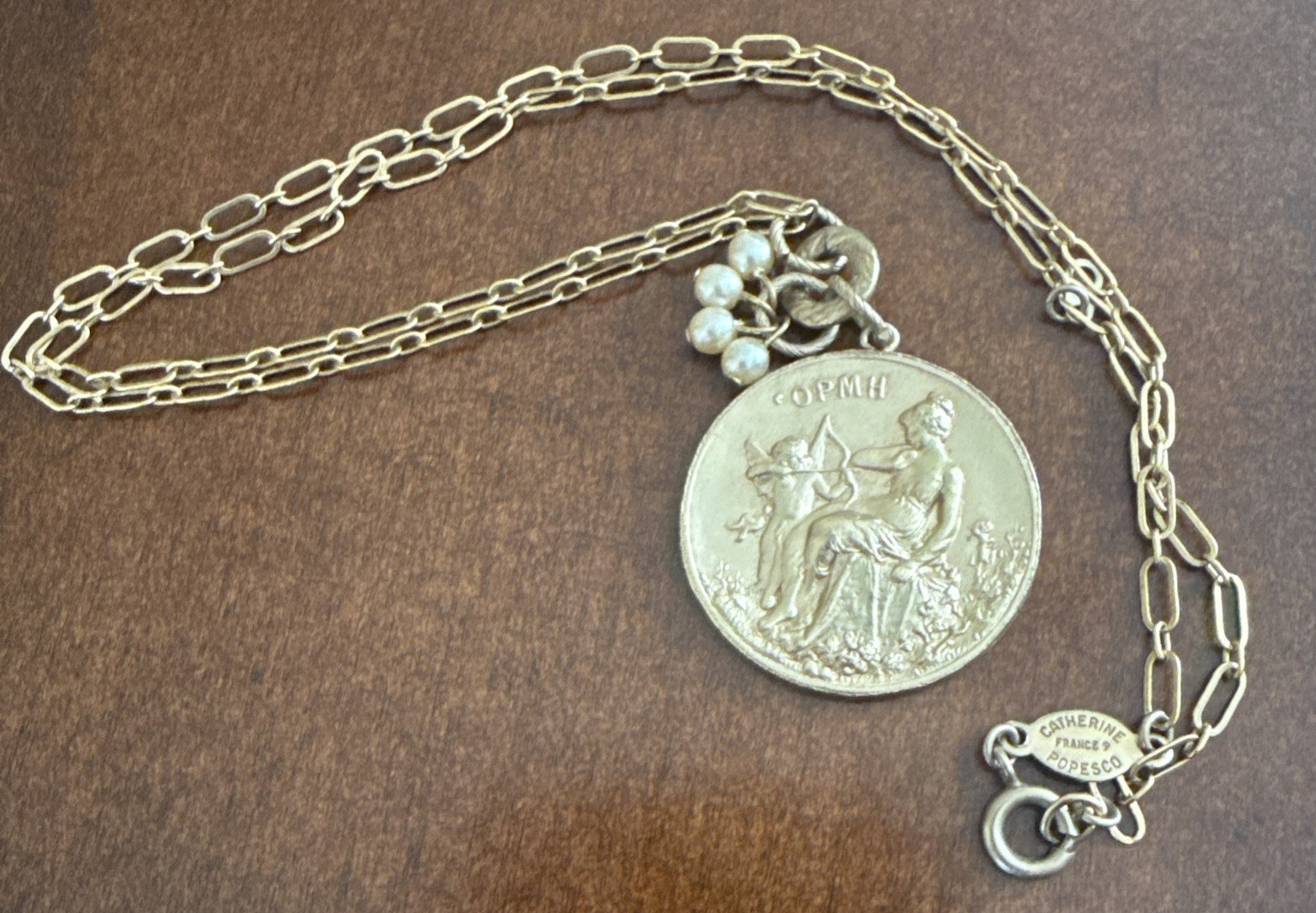 RARE Catherine Popesco Cherub Gold Tone Medal Faux Pearl Medallion Necklace VTG