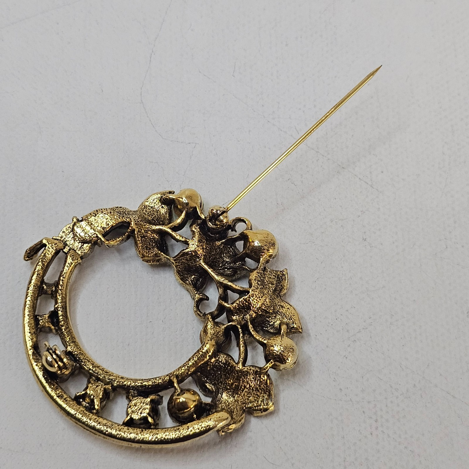 Gold Colored Metal Wreath Brooch Enameled Green Blue Rhinestone Unmarked Pin