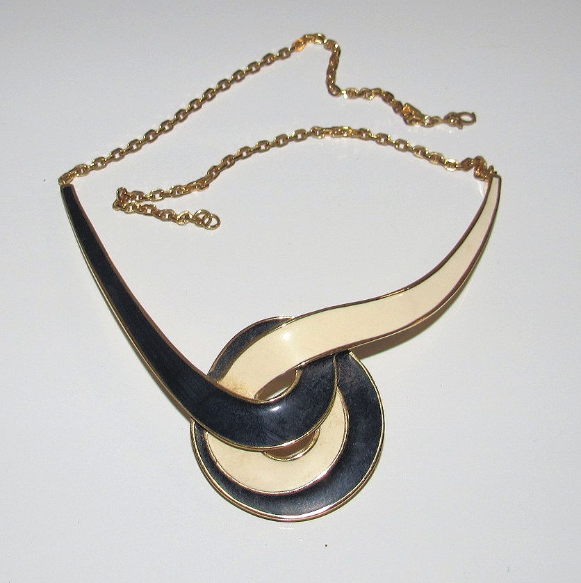 Vintage Monet Choker V Swirl Necklace Enamel Blue White Gold Tone Sister Clasp