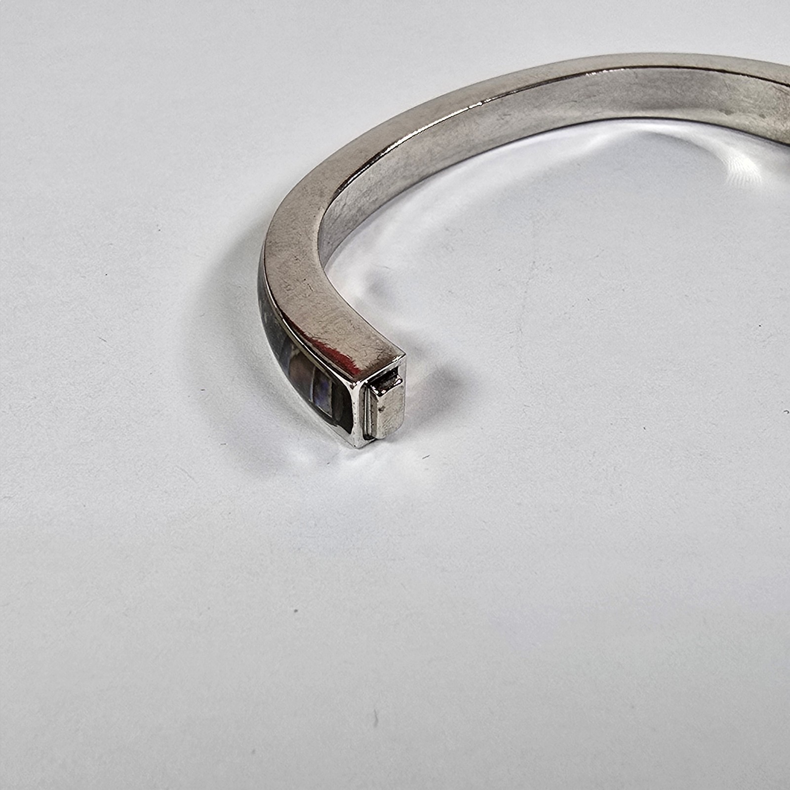 Silver Tone Abalone Shell Inlay Hinged Bangle Bracelet Oval Paua Style