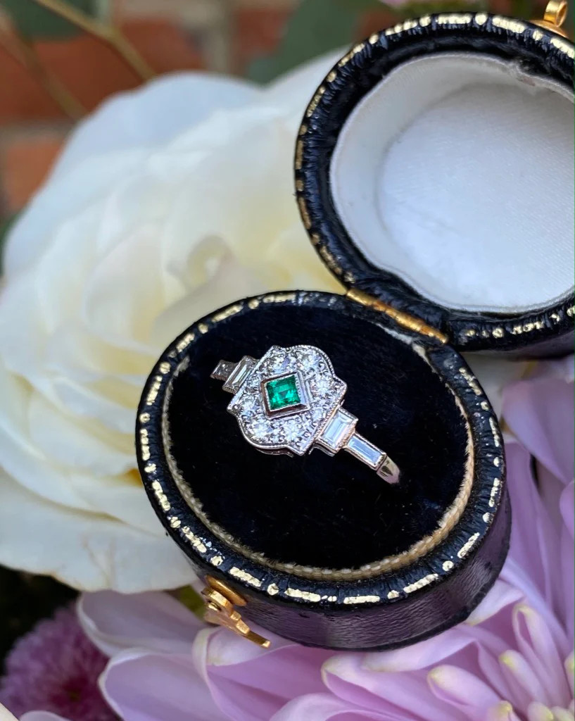 Art Deco 1/2CTW Green Princess Cut Simulated Diamond Wedding Ring In 925 Silver