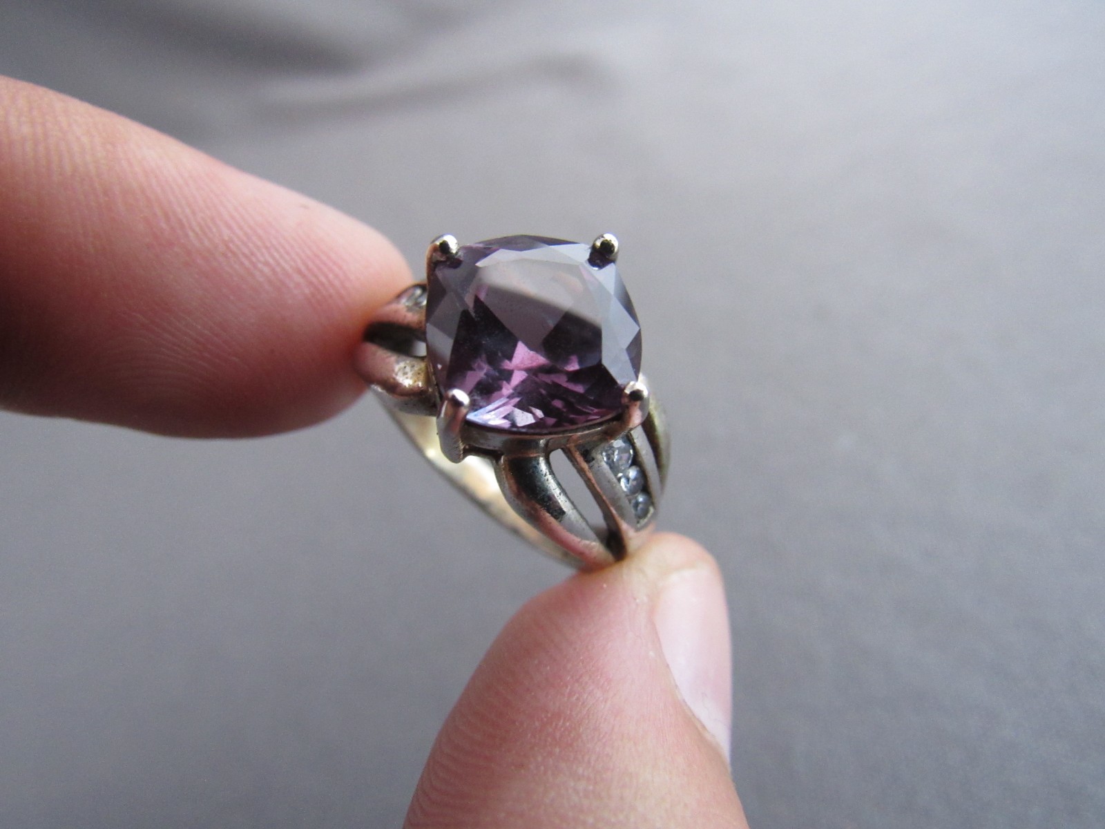 VINTAGE ROSS SIMONS STERLING PURPLE CUSHION CUT SAPPHIRE SOLITAIRE RING