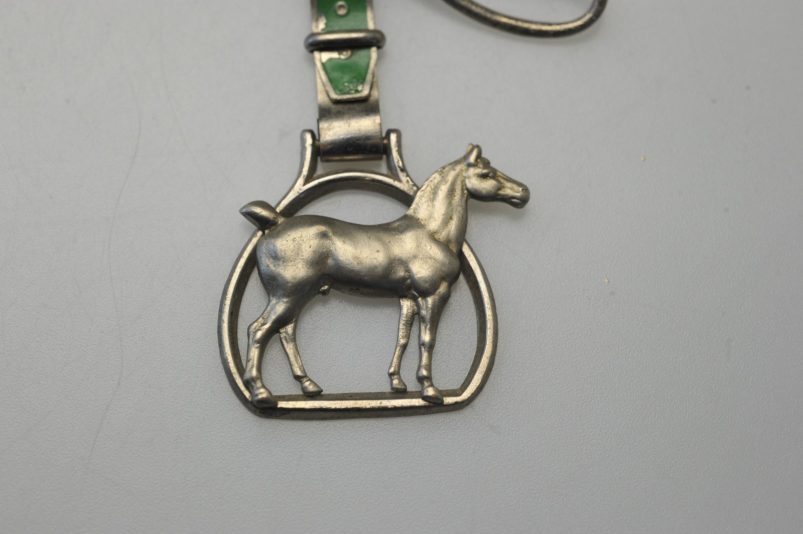 Vtg Equestrian Horse Stirrup Bar Pin Brooch Hunt Riding Stock Pin dangle BB3