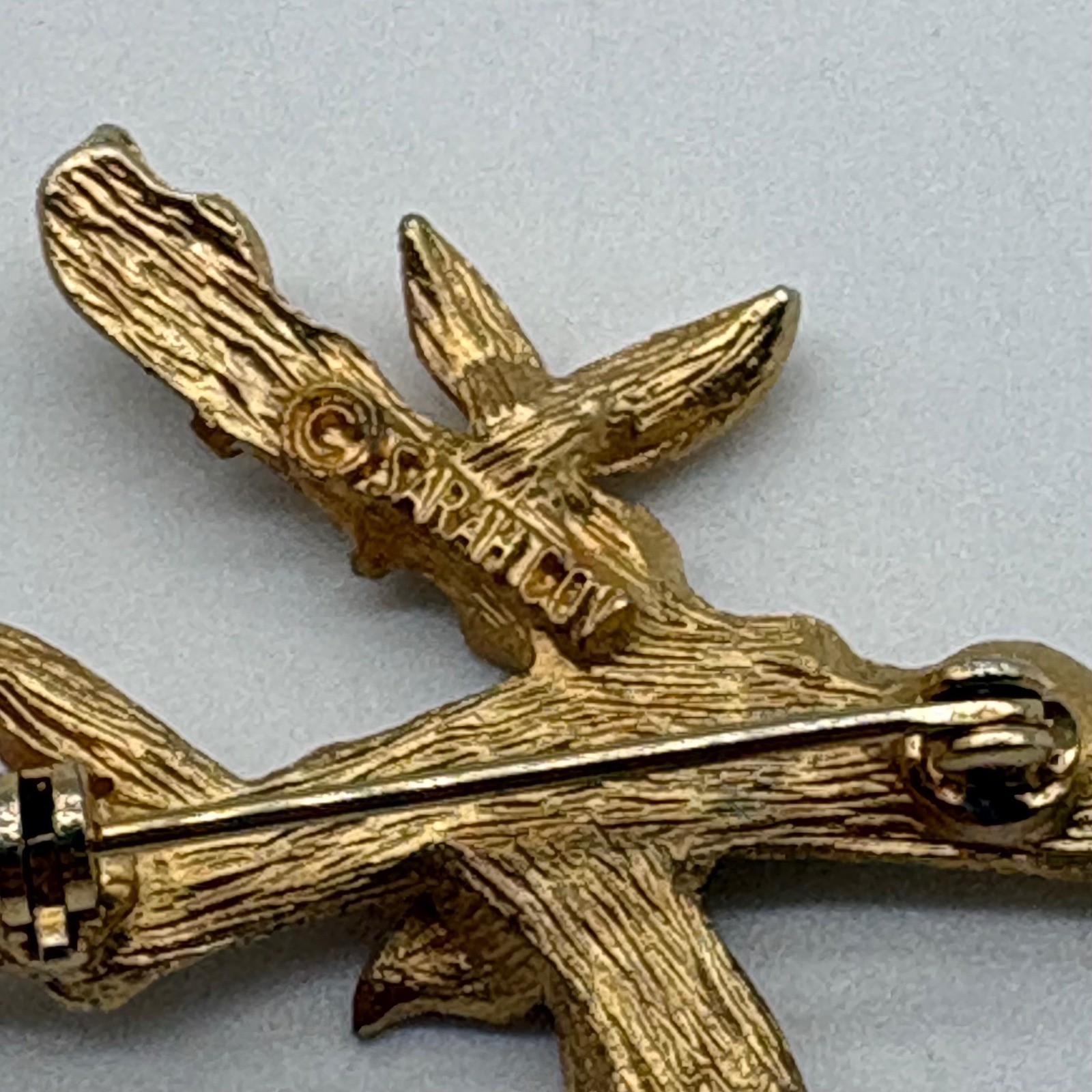 Sarah Coventry Vintage Gold Tone Branch Leaf Brooch Pin Textured Nature Design