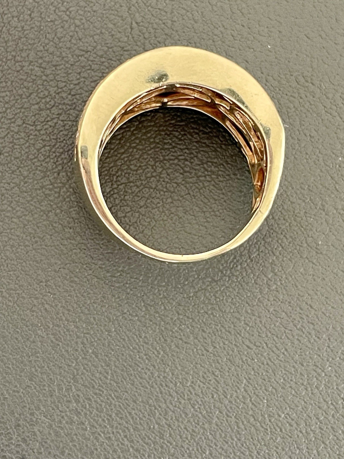 14K Yellow Gold 2.00CTW Champagne and White Diamond Ring. Size 7 (S45)