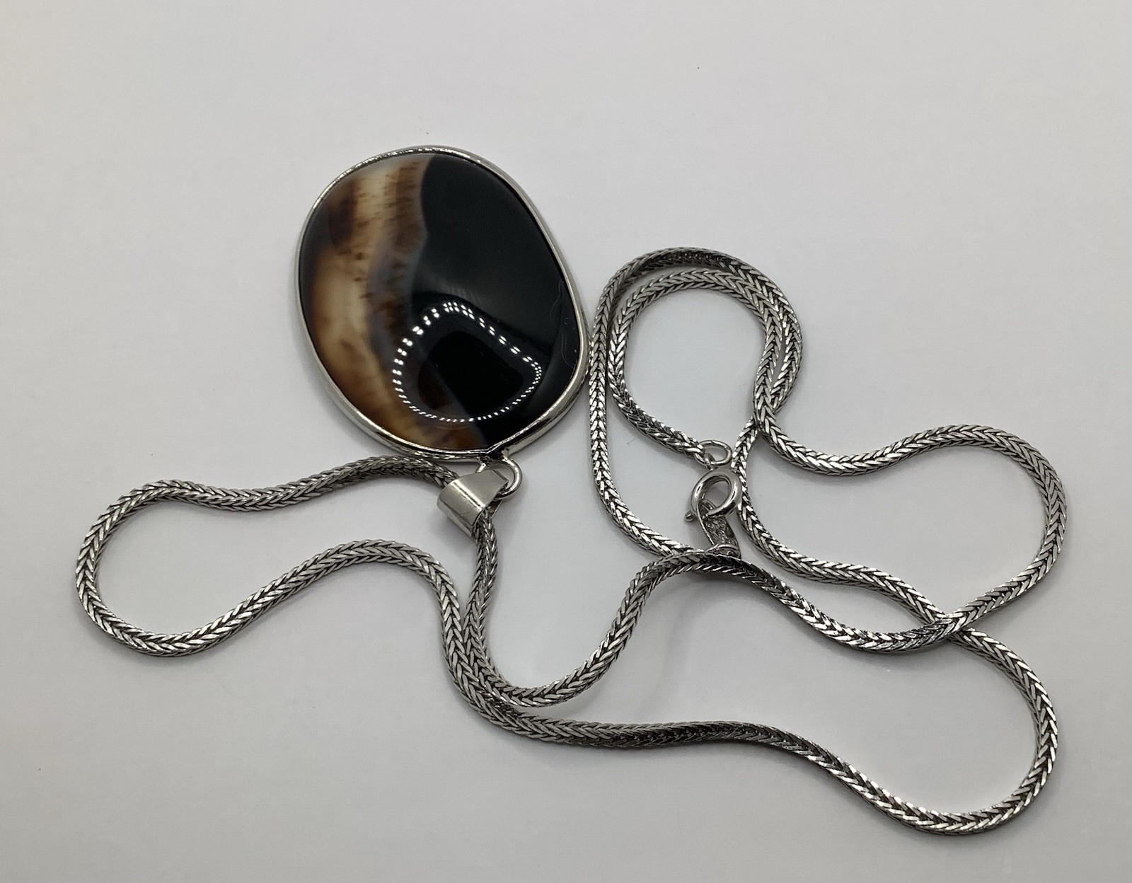 Vintage Signed Napier Silvertone Agate Pendant Square Spiga Wheat Chain Necklace