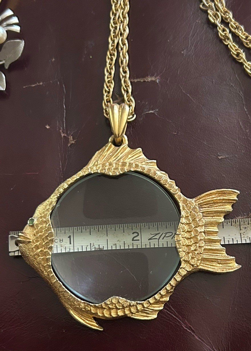 Vintage Signed FLORENZA Fish Jelly Belly Magnifying Glass Pendant Necklace 70s