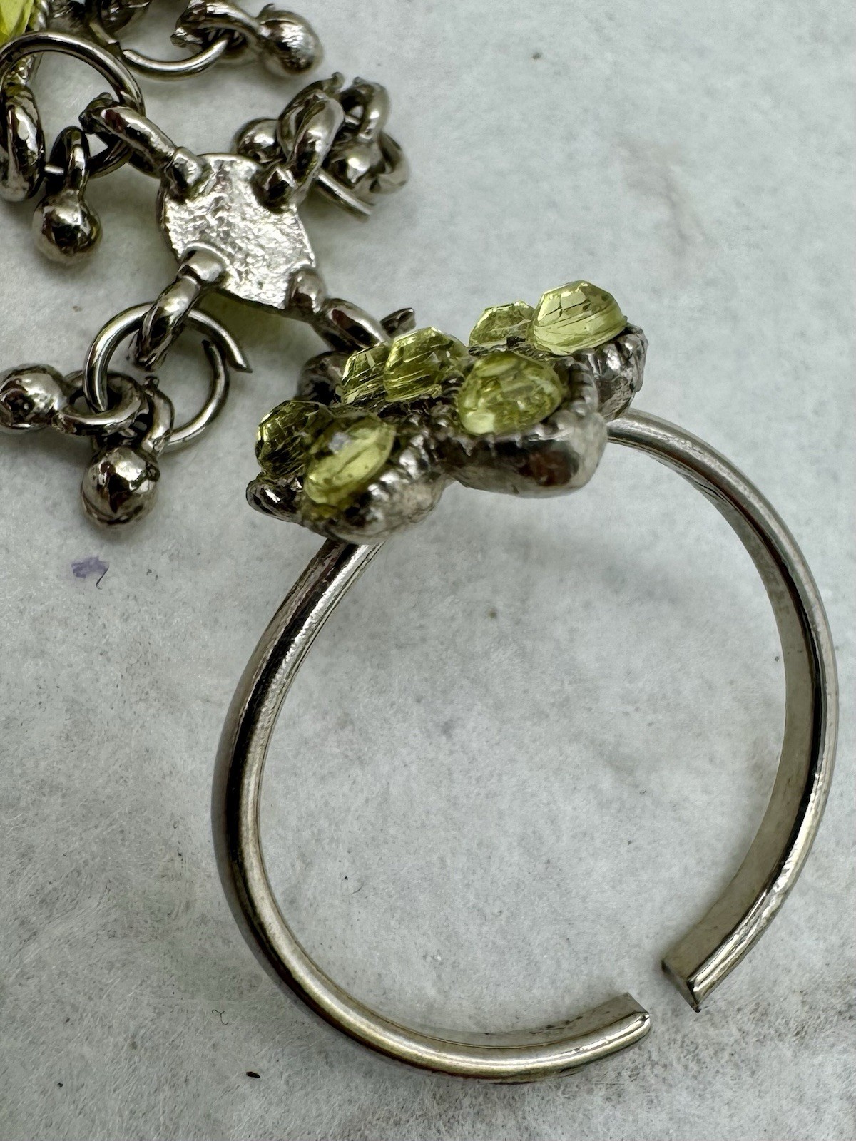VTG Boho Slave Bracelet Bangle Peridot Rhinestones Sizeable Ring Chain Link