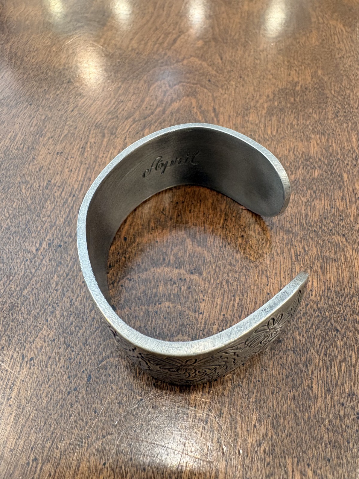 SALISBURY PEWTER APRIL FLOWER ETCHED CUFF BRACELET