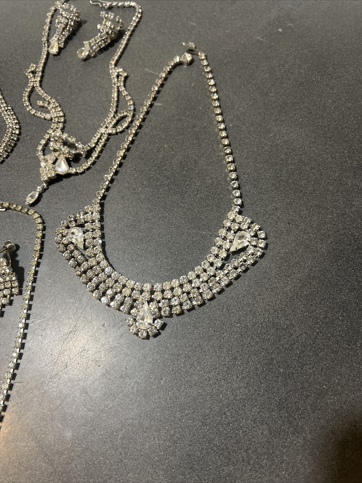 VINTAGE ESTATE LOT 4 CLEAR RHINESTONE NECKLACES 3 PAIR SCREWBACK DANGLE EARRINGS