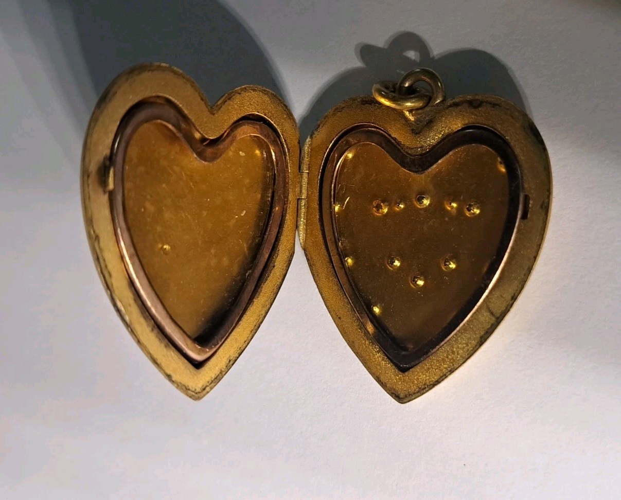 Antique Victorian S&B Co. Etched Gold Filled Starburst Fleur De Lis Heart Locket