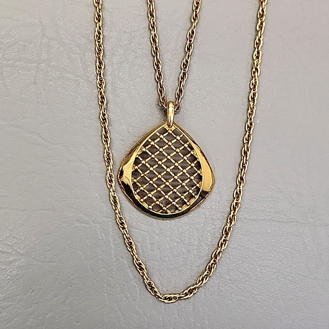 Vintage Chain Necklace Lot of 3 Gold Tone Heart Medallion Tassel 20-35″ Has Wear