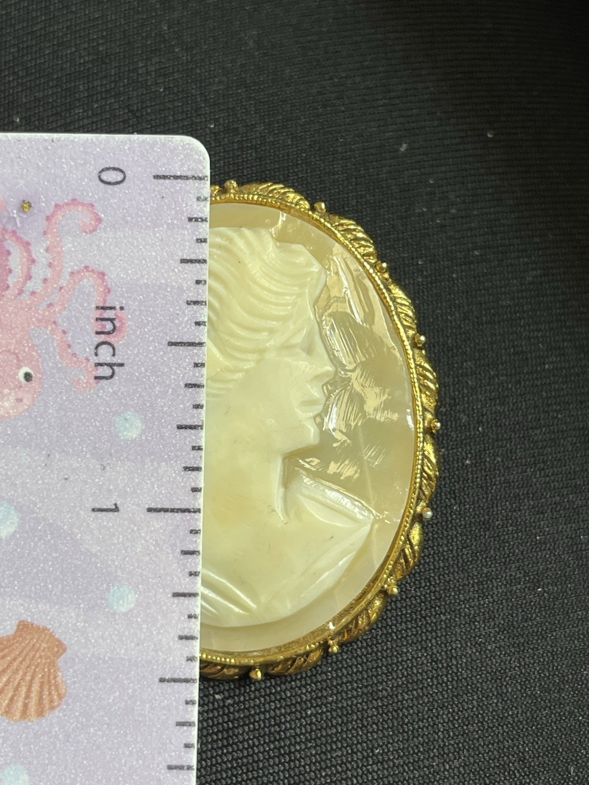 Vintage Hand Carved Shell Cameo Right Facing Woman Jewelry Pin Brooch