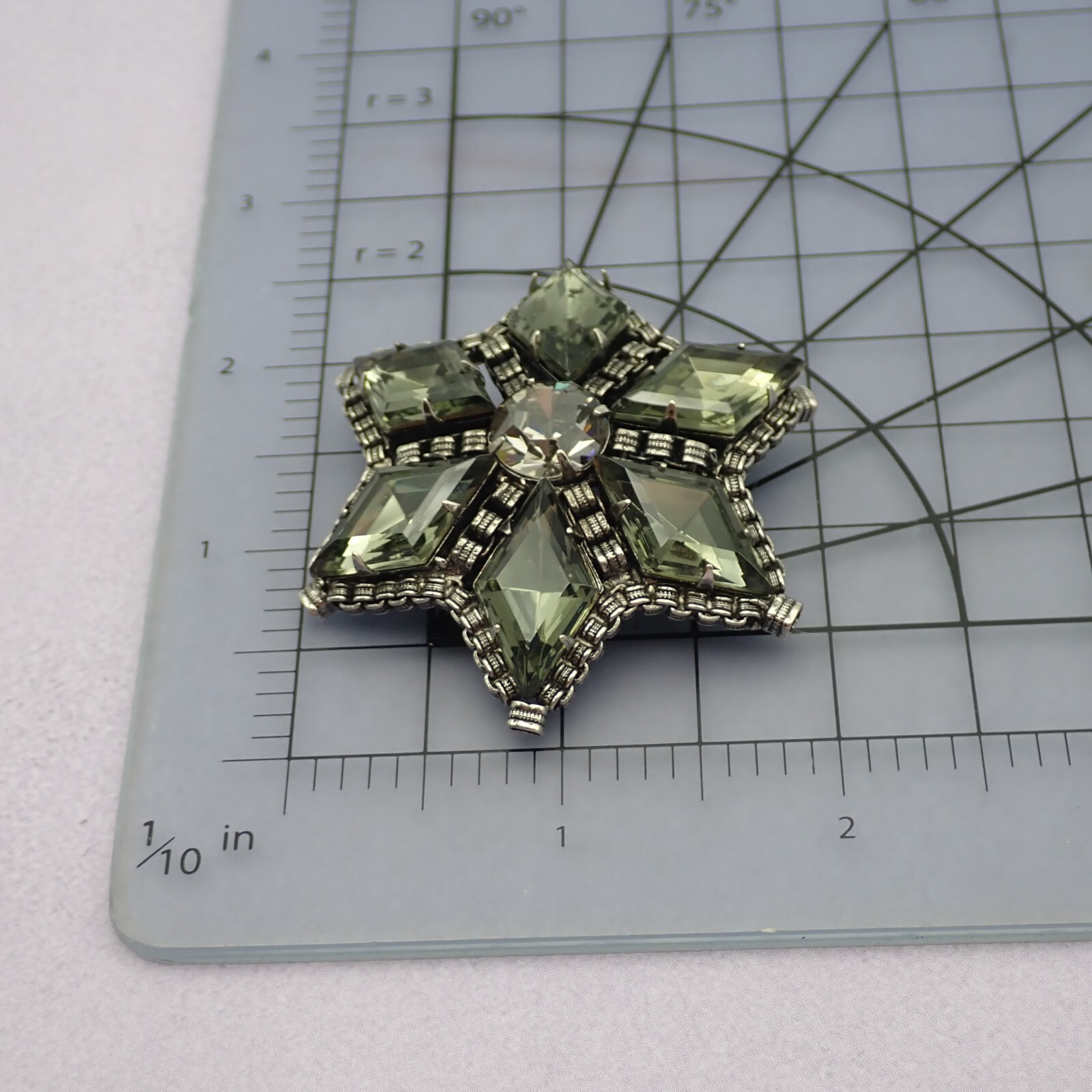 Vtg Dark Green Rhinestone Star Shape Gunmetal Silver Tone Chain Pin Pendant