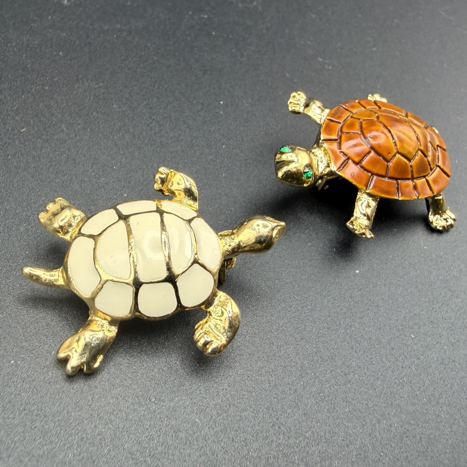 2 Vintage Turtles Brooch Enamel Gold tone metal Turtle Pin Jewelry Cream Orange