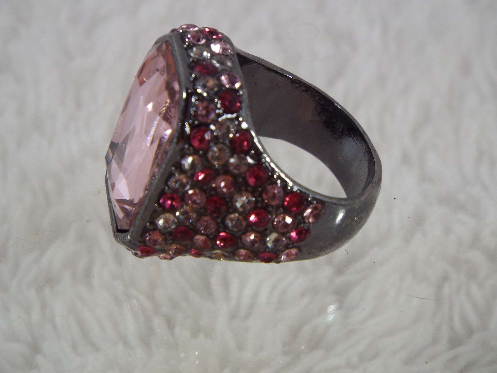 Gunmetal Pink Rhinestone RING – Size 8.5 (D64)
