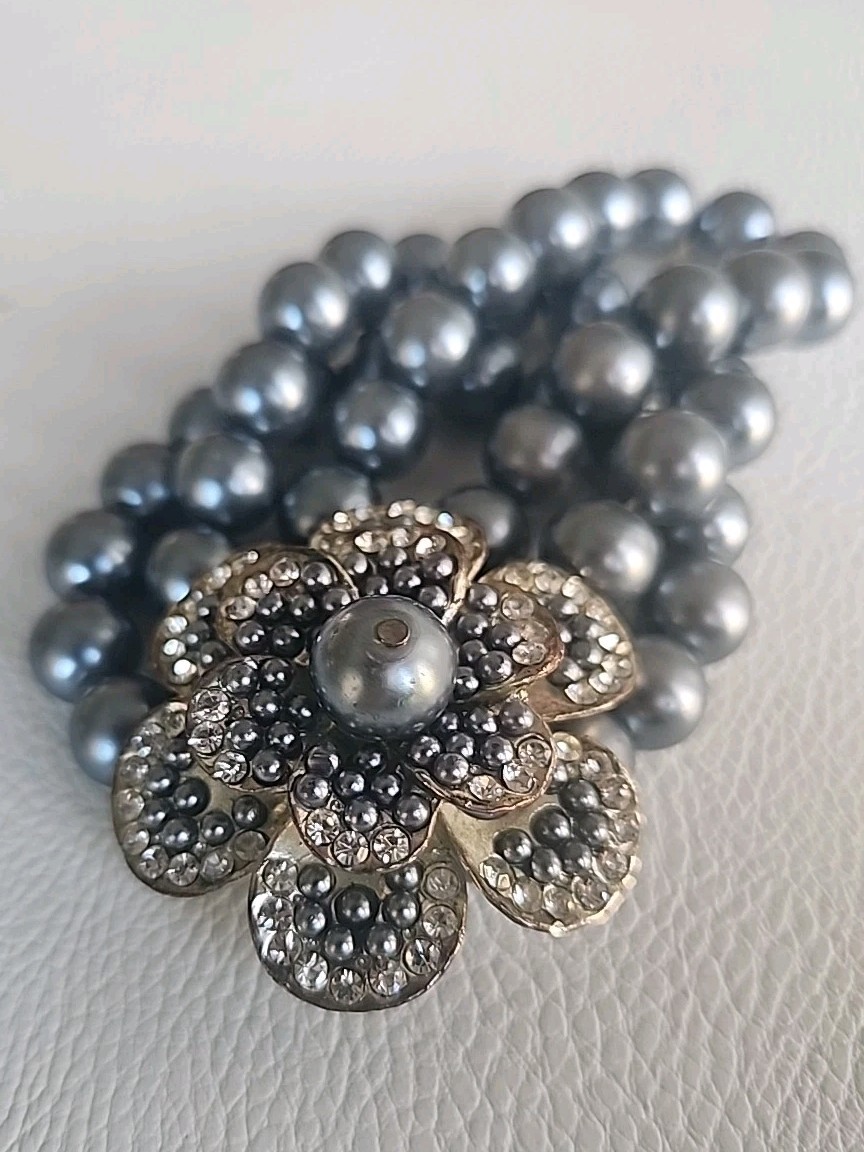 Vintage Gray Faux Pearl And Rhinestone Flower Bracelet Wedding Classic Elegant