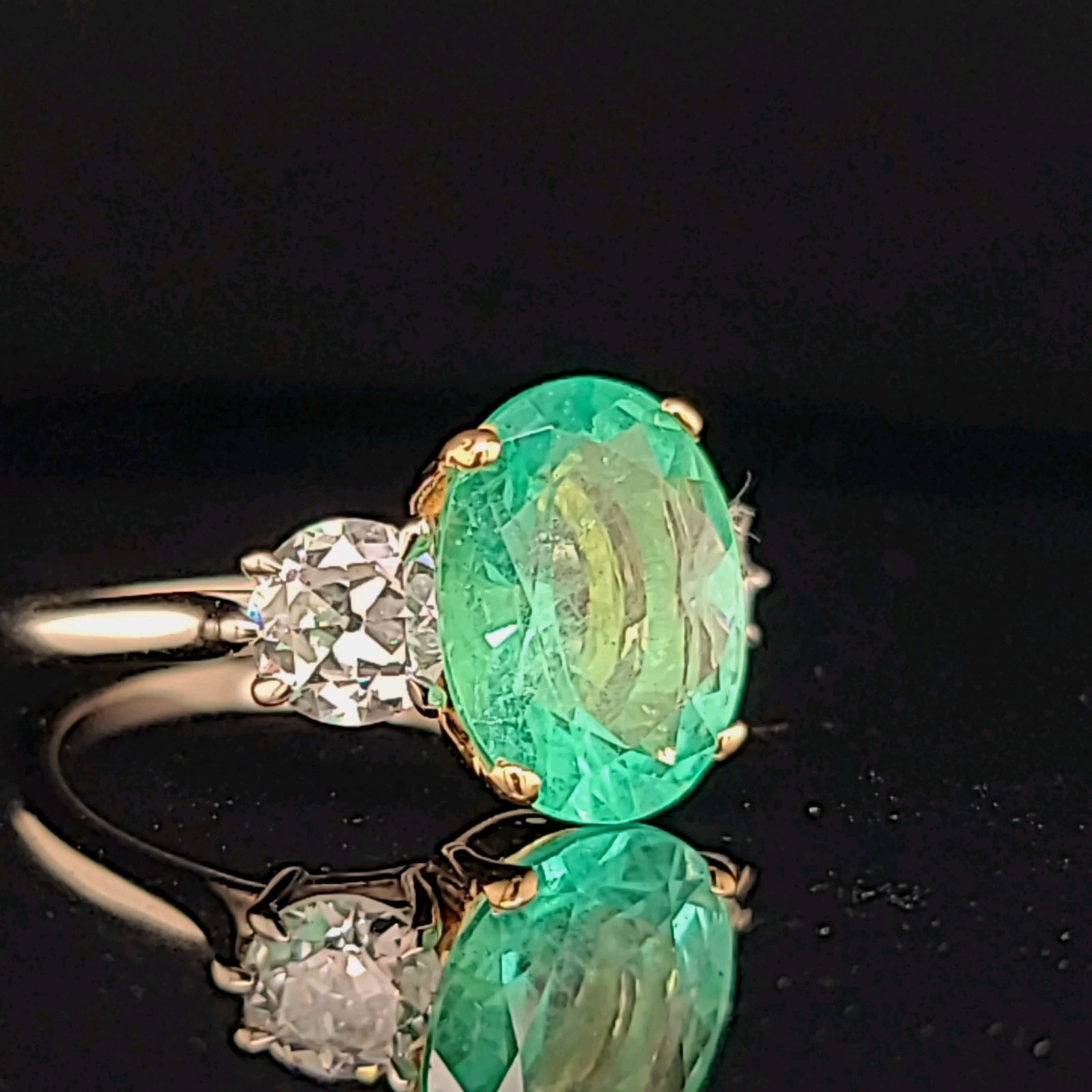 14k Two-tone Gold Engagement Ring 3.57ct.Natural Colombian Emerald Oval GIA CERT