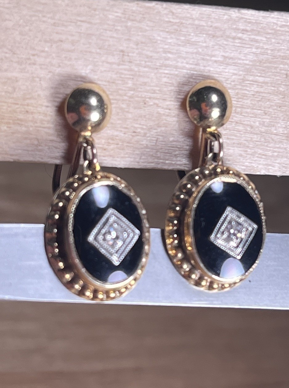 Vintage Art Deco Screw Back 10K Yellow Gold Black Onyx and Diamond Earrings 2.6g