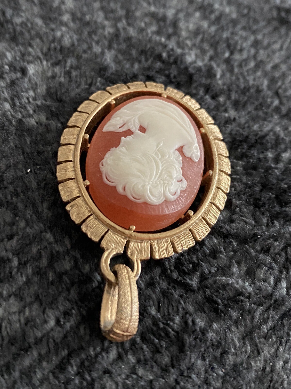 Avon Faux Cameo & Fleur De Lis Revere Pendant Gold Tone signed