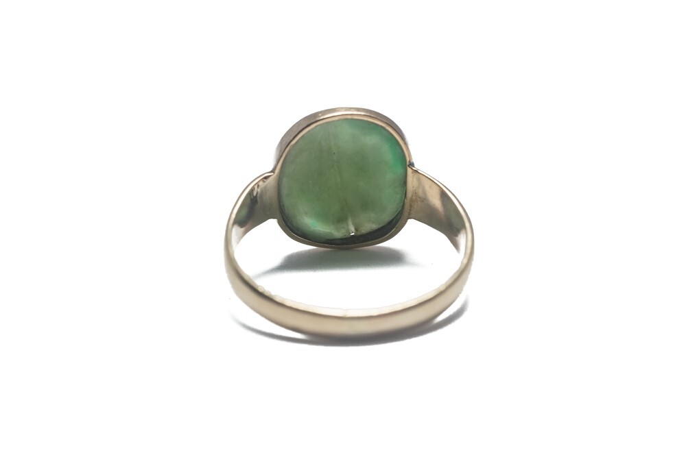 BEAUTIFUL EARLY ANTIQUE 9 CARAT GOLD JADE / JADEITE CABOCHON RING c1800’S
