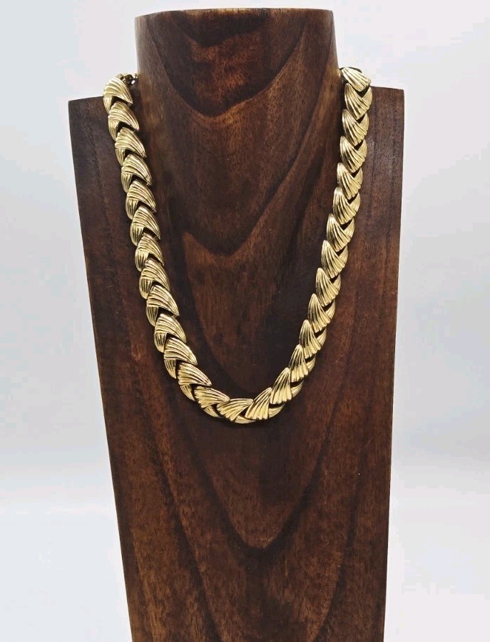 Napier Choker Necklace Gold Tone Arrow Couture Chunky 80’s Style Vintage 16.5 in