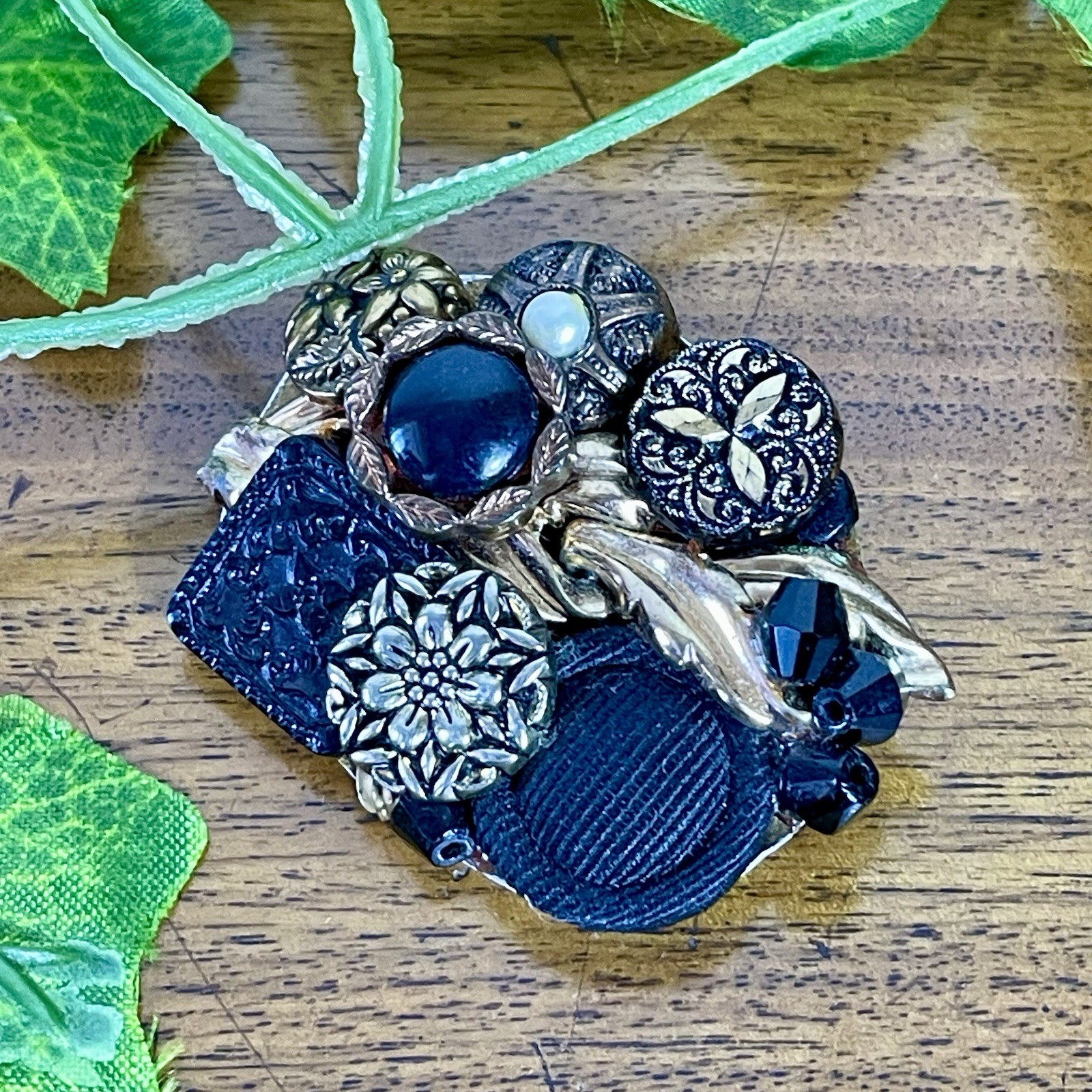 VTG Gold Tone & Button Brooch Victorian Steampunk Goth Style Pin 80s 90s Jewelry