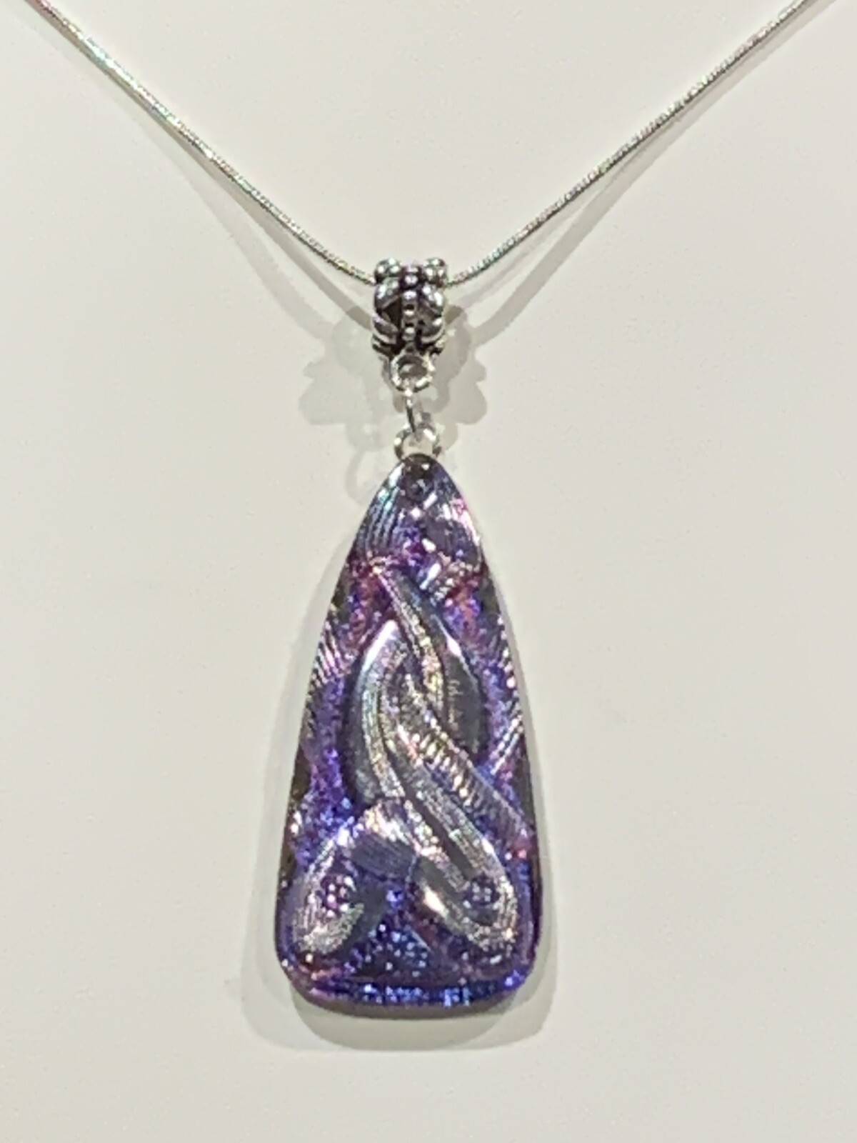 RARE-ANTIQUE EGYPT REVIVAL VIOLET/BLUE FLASH CZECH GLASS SERPENT NECKLACE.s-NEW