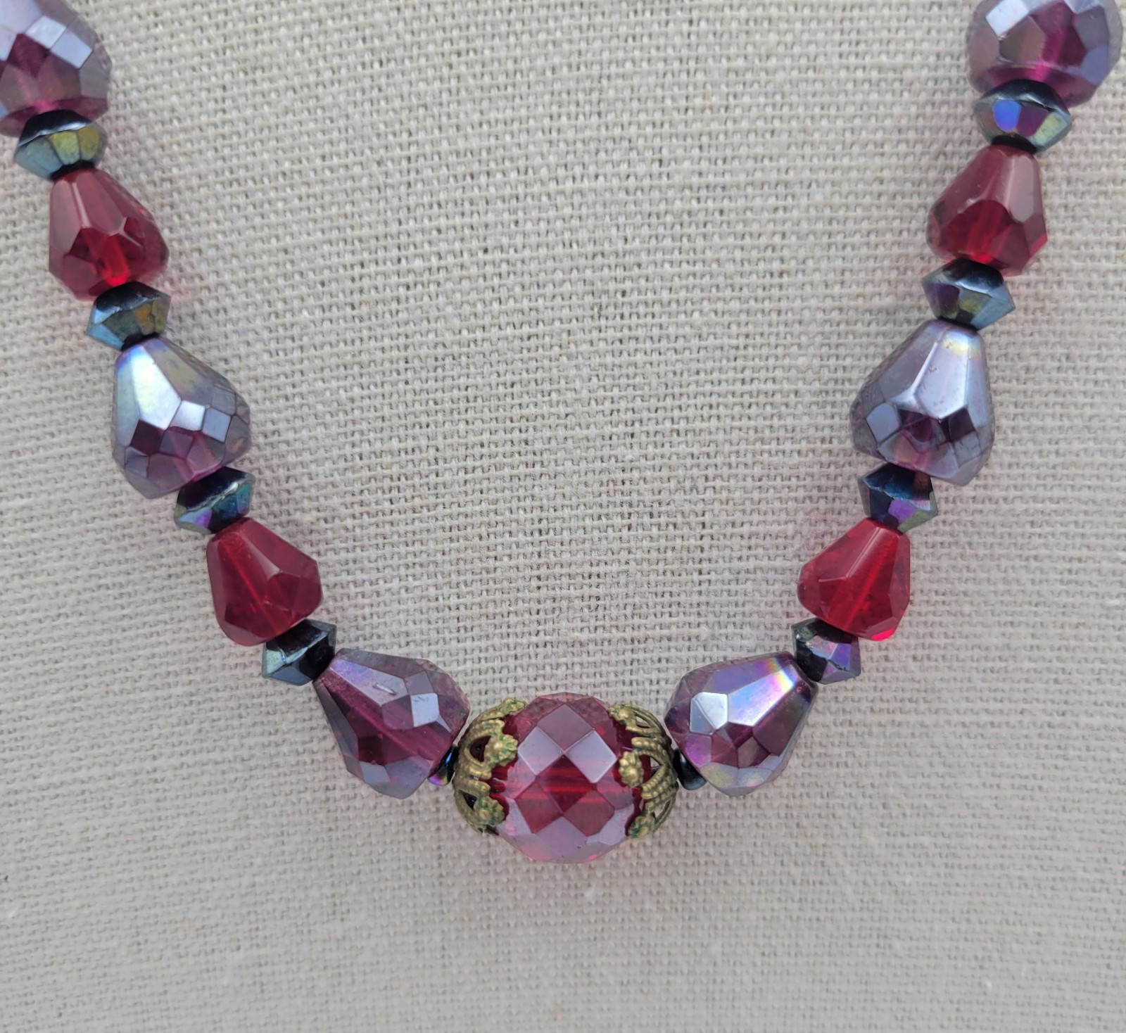Vintage Red & Iridescent Purple Glass Faceted Bead Necklace 16″