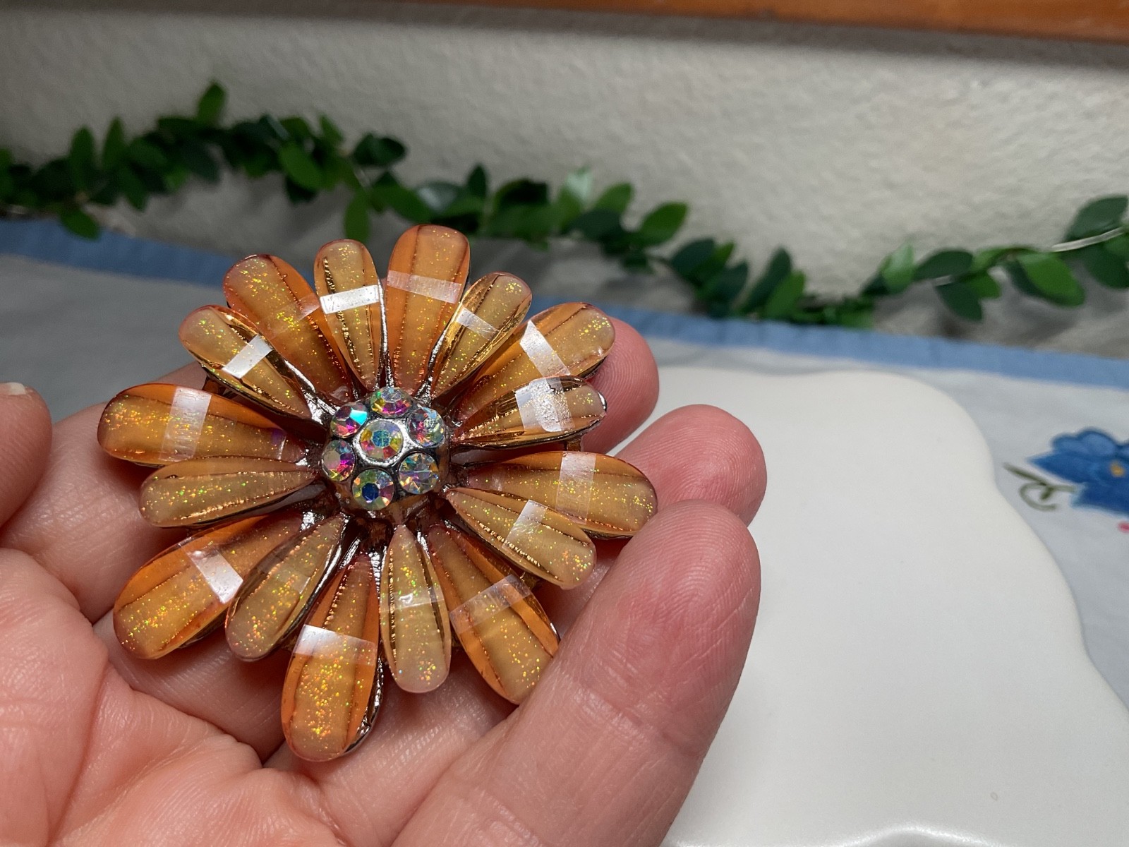 Robert Rose unsigned golden and rhinestone flower brooch