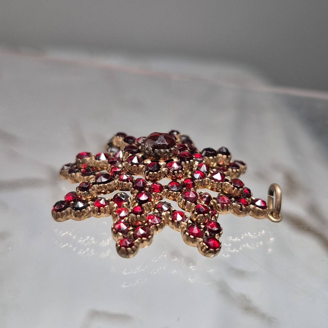 Antique Victorian Bohemian Rosecut Garnet Unmarked Gold Filled Starburst Pendant