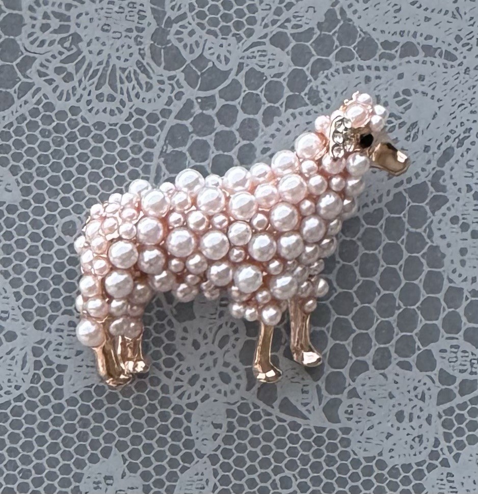 Sheep vintage style brooch enamel on pewter tone metal