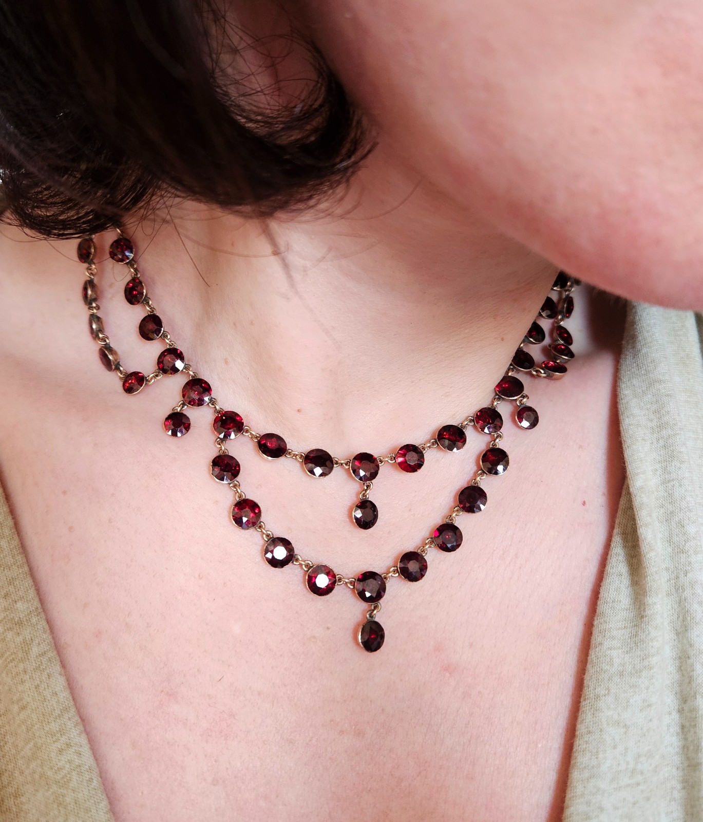 English Late Georgian Early Victorian Almandine Swags Garnet 9 KT Gold Necklace