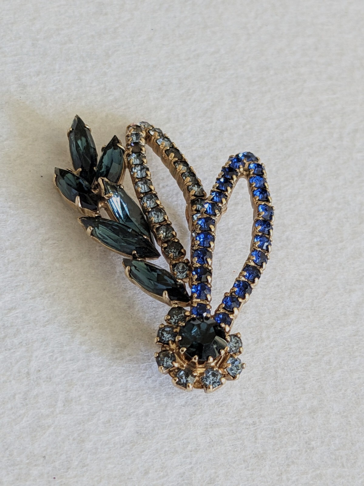 Vintage Estate Designer Blue Green Glass Brooch Earrings Set. Flower Leaves