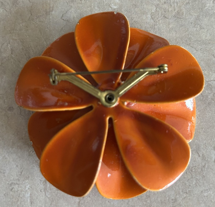 Vintage Orange Daisy Flower Vintage Metal Pin/Brooch