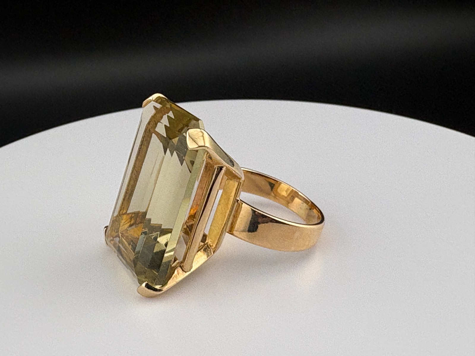 Vintage 18k Gold Large Emerald Cut Quartz Cocktail Ring 13.77g Statement Ring