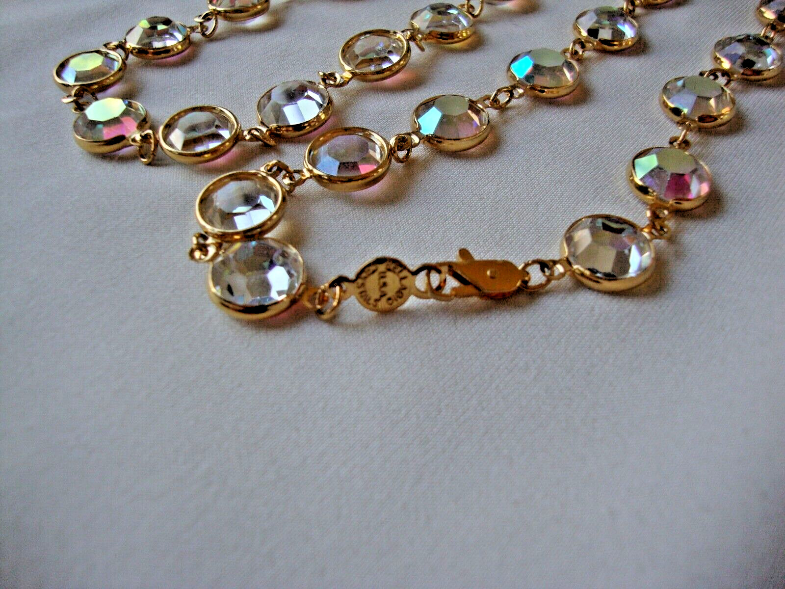VINTAGE AUSTRIAN CRYSTAL BEZEL SET LARGE AURORA CRYSTALS GOLD TONE 34″ NECKLACE
