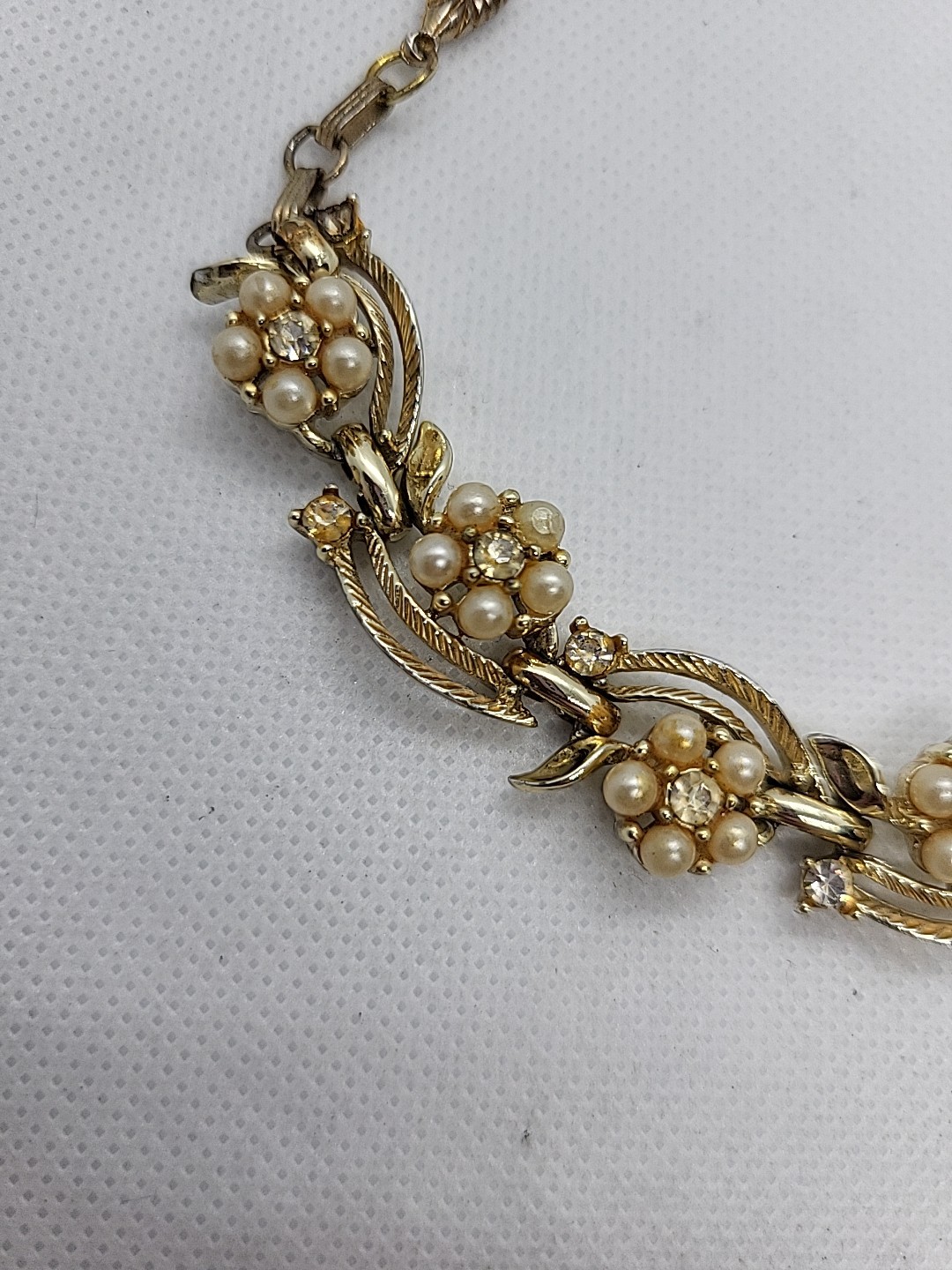 Stunning Vintage Lisner Gold-tone With Rhinestones And Faux Pearls Signed…
